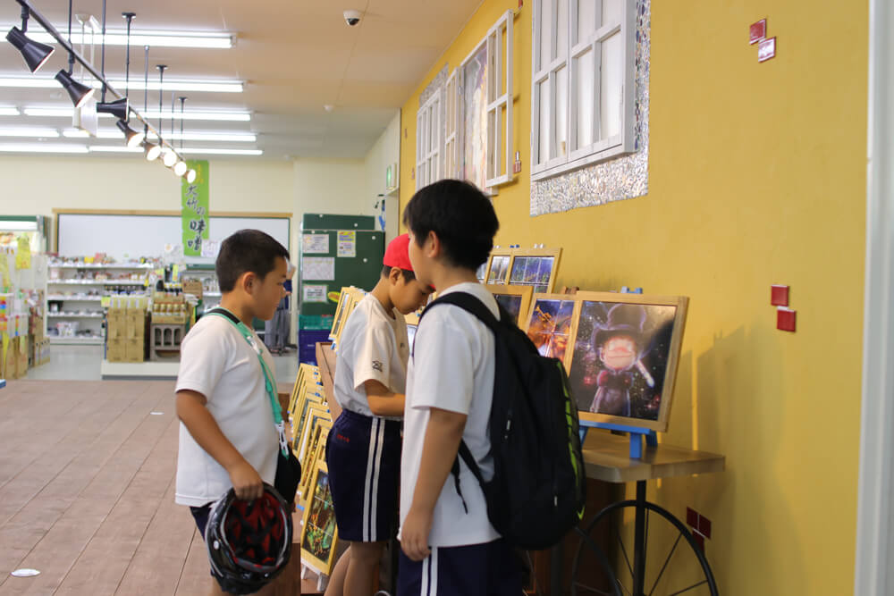 えんとつ町のプペル・タイルの絵本展