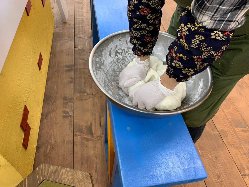 惣菜部のお母ちゃん二人による おこしもの づくり体験