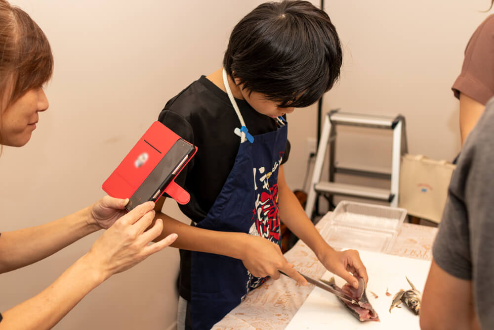 マルナカ魚さばき講座〜真あじ3枚おろし〜　多治見ながせ商店街ヒラクビルキッチン