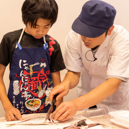 マルナカ魚さばき講座〜真あじ3枚おろし〜　多治見ながせ商店街ヒラクビルキッチン